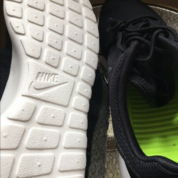New Nike roshe’s - Picture 4 of 5